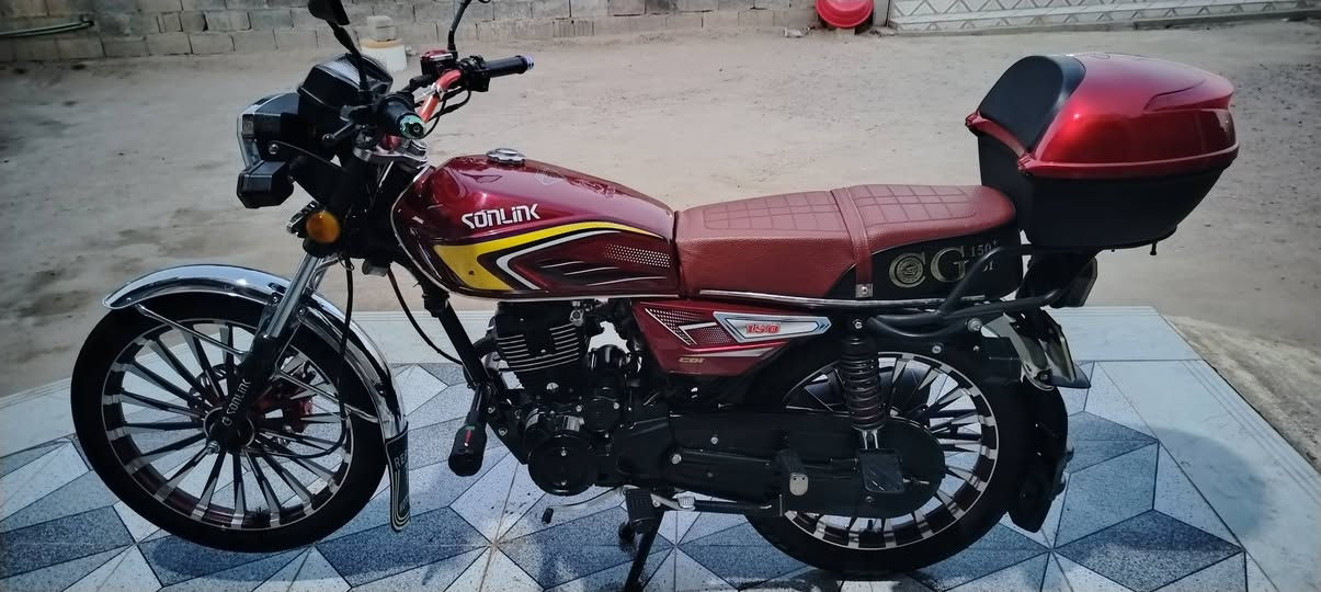 السلام عليكم دراجه سونك 2024 محرك اسود 150 دراجه مكفوله السعر 800 مكاني الفلوجة النساف ***********
