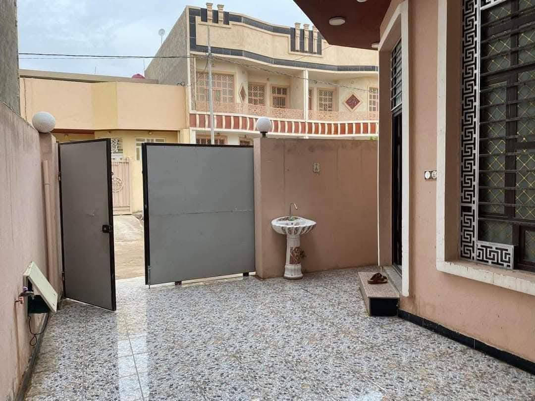 [[بسم الله الرحمن الرحيم]]
    🏡     🏘      🏚 

#يوجد_مشتمل_طابق_واحد_للبيع

يباع نقدا أو عن طريق #المصرف_العقاري بس شرط عنده باركود

#العنوان  الفلوجة 
#المنطقة حي الأمين بال 17 قرب شارع البرديني 

✅المساحة : 137م 

غرفة
استقبال 
صالة 
مناور 2
مطبخ
صحيات 
الارضية سيراميك
الجدران سيراميك 
  
                       #بناء 🧱 : طابوك
      
     #شارع 🏞️⬆️⬆️ : 10م نافذ ع شارع 20م مال مدرسه الأعظمية 

  #السعر_محدد_من_قبل_البائع 
           
        ⚖️⚖️   نوع الملك : طابو صرف تحويل مباشر  🏙 

            #السعر💰💸: 115 مليون وبي مجال قليل 

__________________________________

للأستفسار⛔🖲️ : مراجعة 
🥇#مكتب_الرافدين_للعقار 🥇
العنوان شارع المنجزات تقاطع جامع التقوى مجاور محطة نمبر وان المركزية لغسيل السيارات مكتب الرافدين للعقار 🚗🚖
__________________________________

#ملاحظة//📋📑 اذا لديك عقار تريد تعرضة للبيع او تريد تشتري عقار قم بمراسلة الصفحة او اتصال على لارقام الموجودة+ واتساب
            
  #للأتصال_او_واتساب
                                     ***********   اثير
                                     ‏‪***********‬‏  كورك
              ‏

#بيع_وشراء_الدور_السكنية_والزراعية_العقارات_في_مدينة_الفلوجة #مكتب_الرافدين_للعقار_بيع_وشراء_العقارات_بسعر_مناسب
#عقارات_الانبار_الفلوجة
