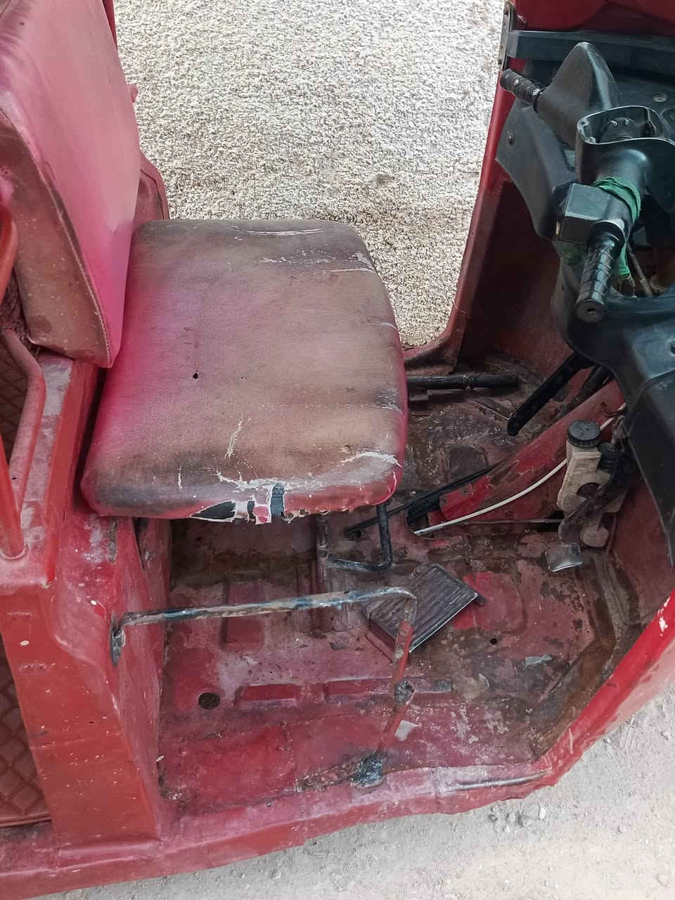 مرحبا شباب عندي تكتك ١٨ا وراقه اصوليه مسمكره اوجاهزه  بس عايزه صبغ واشويه ترتيبات سعره ٢٢٠٠بيها مجال انا من بابل حله ***********
