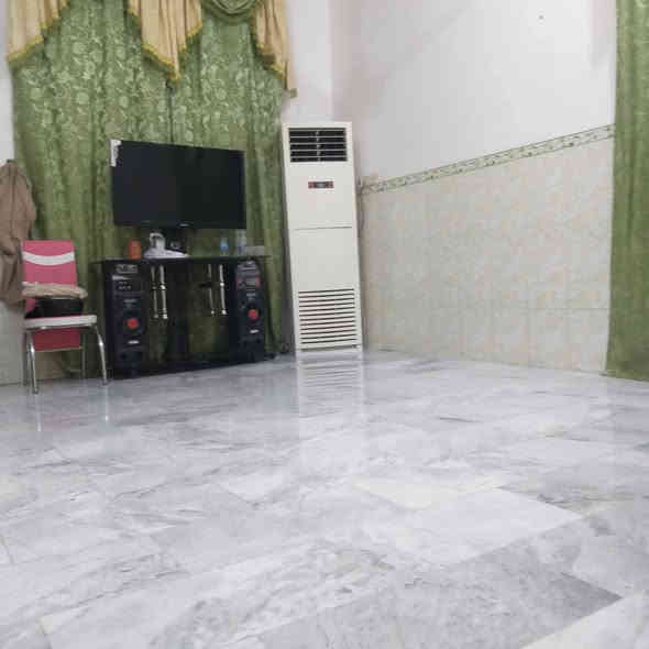 بيت للبيع ٣٦ مساحته 200متر 

يحتوي على غرفتين وصاله ومطبخ وبراني وصحيات خارجيه وداخليه 

للاستفسار اتصال 

***********
