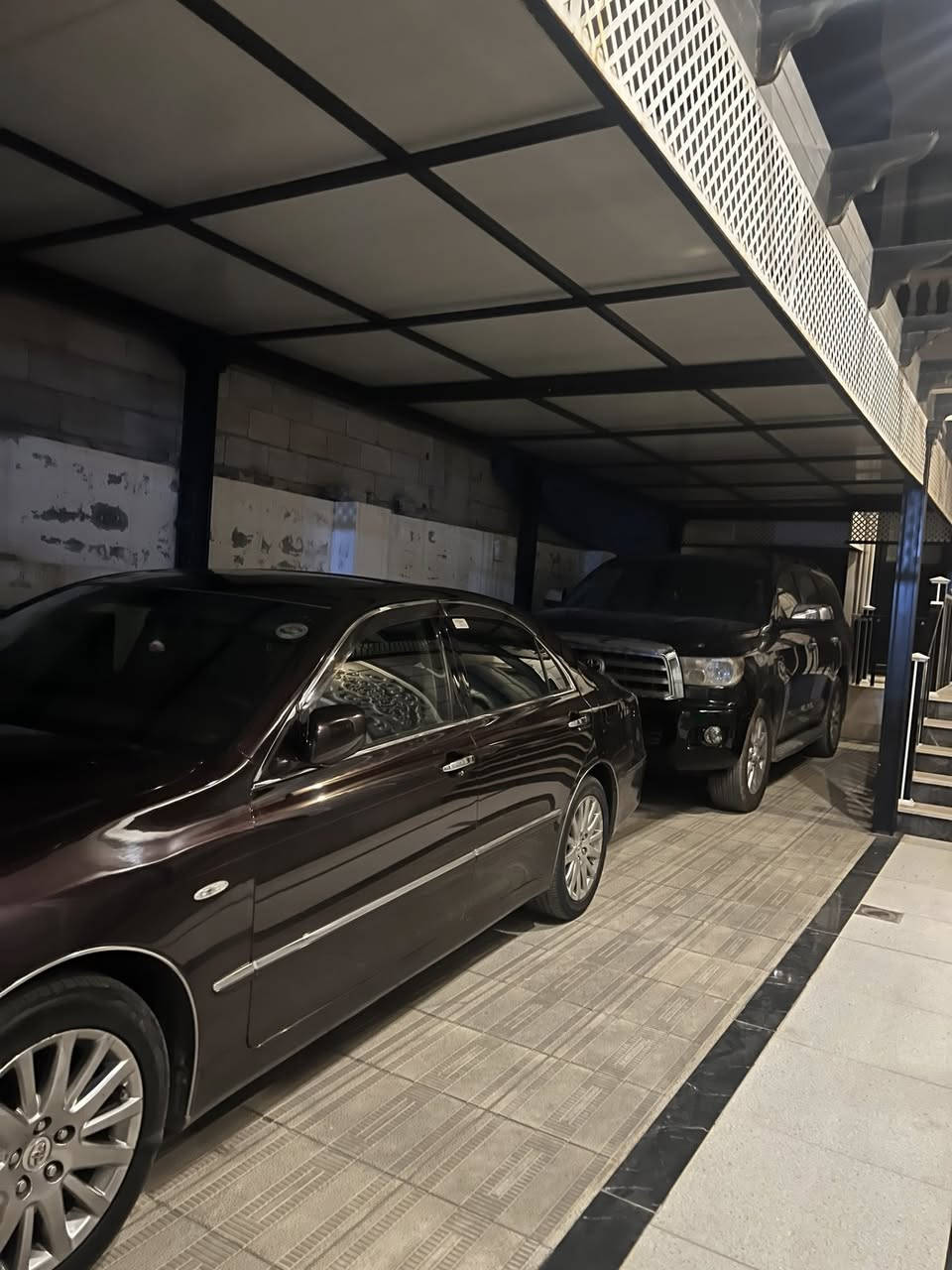 بەناوی خوای گەورەو میهرەبان 
تۆیۆتا کراون ماجێستا ٢٠٠٧ 
قەپات مواسەفات 
سەیارەکە مووسە 
٥ دوکمەیە 
ئەی بس بیلادیە 
سەیارەکە مالی دۆستە 
گۆرینەوەش دەکەم لەسەر دل گرتن 
سحری ٧٢ مەجال *********** تەنها واتسئاپ
