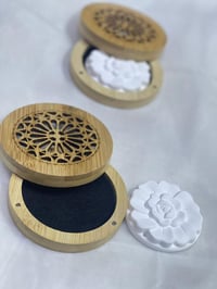 صندوق خشب • حجر عطري • شكل وردة