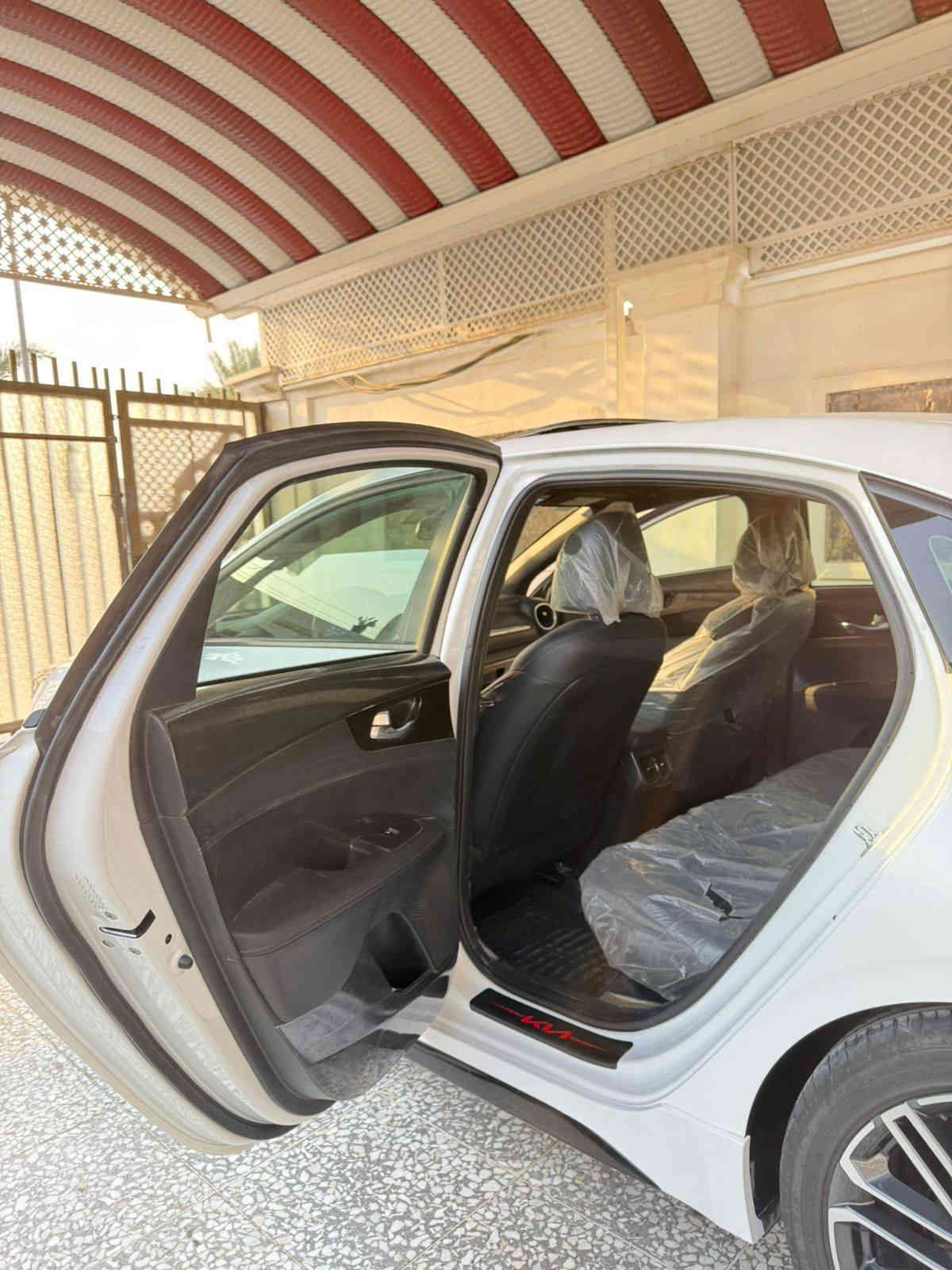 اللهم صل على محمد وآل محمد 🤍
سلام عليكم سيارة للبيع (فقط )✅
كيا فورتي ((2024 GT)) 
رقم بغداد السيارة بسمي مشروع وطني 
تحويل ثاني يوم 🤍
ماشية : 31 ميللل 
سيارة فول مواصفات ✅
احلة من الصور ✅
مواصفات 👇👇👇
محرك 1600 توربو 
حادث السيارة موضح بل صور ✅
مواصفات 👇👇
فتحة ✅
بصمة ✅
اشاره ترحيب🤍
تبريد قطعتين 🥶
كشنات جلد ✅
شاشة كبيرة 🖥️
الشاشة مبرمجة 2 ورقتين 
كشنات تتفئة + تبريد 🙂
كشنات كهربائية 🔋
تحديد مسار 🛤️
صندوق ذكي 🤓
تخم تاير جديد + السبير مال الشركة ما نازل 👑 
مكينة جديدة 🆕
البطاين مغلفة PPF اصلي 5 أوراق 💵
السايد بريك( كهربائي )🤍
وبعد هوايي مواصفات …… ✅
 مال جناييي 
السعر المطلوب ((:165)) ورقة 💵بيها مجال بسيط
الله شاهد احلة وانضف من الصور ✅ 
عنواني: بغداد 
الاستفسار اكثرر 🤍
* غير متواجد فيس   فقط هاتف 📞 + واتساب 
رقم الهاتف :‭ ***********
