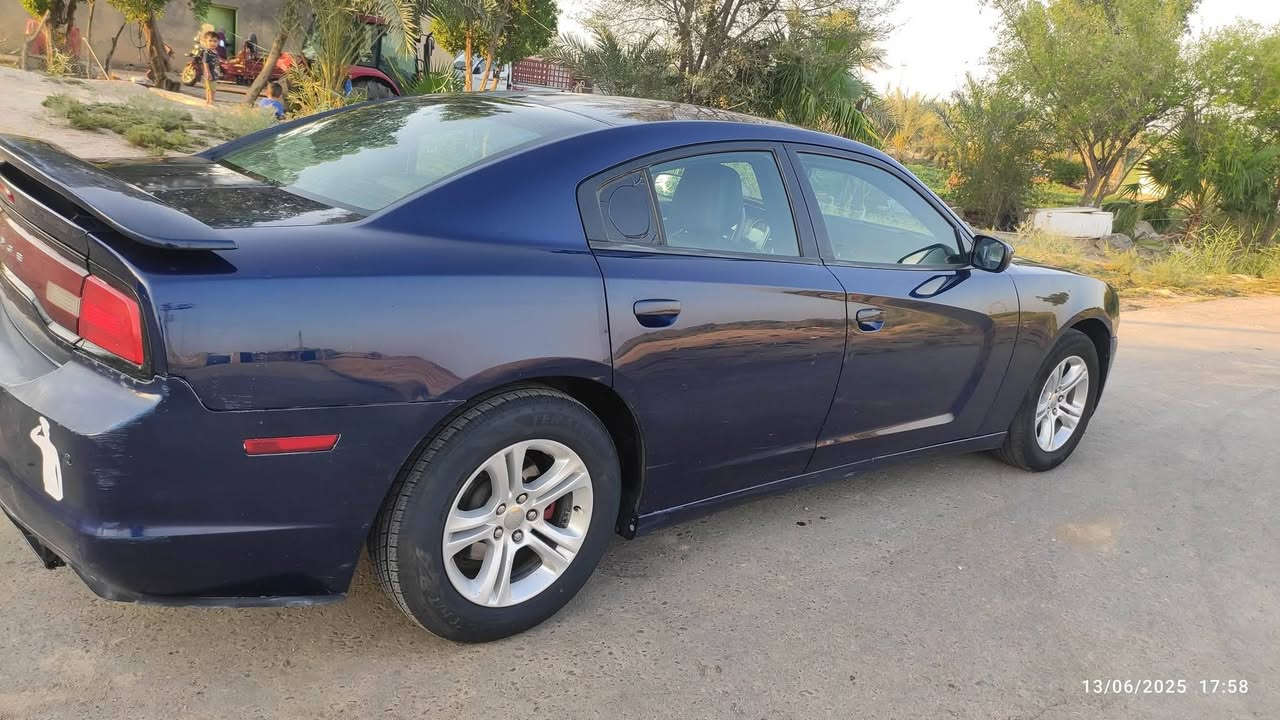 السلام عليكم سياره جارجر م 13 للبيع حادثه البنيد والبدنه شادله مكينه وكير كله جديد  سياره مامشتغله خط السعر 140 وبيه مجال قليل محافظه ميسان ***********
