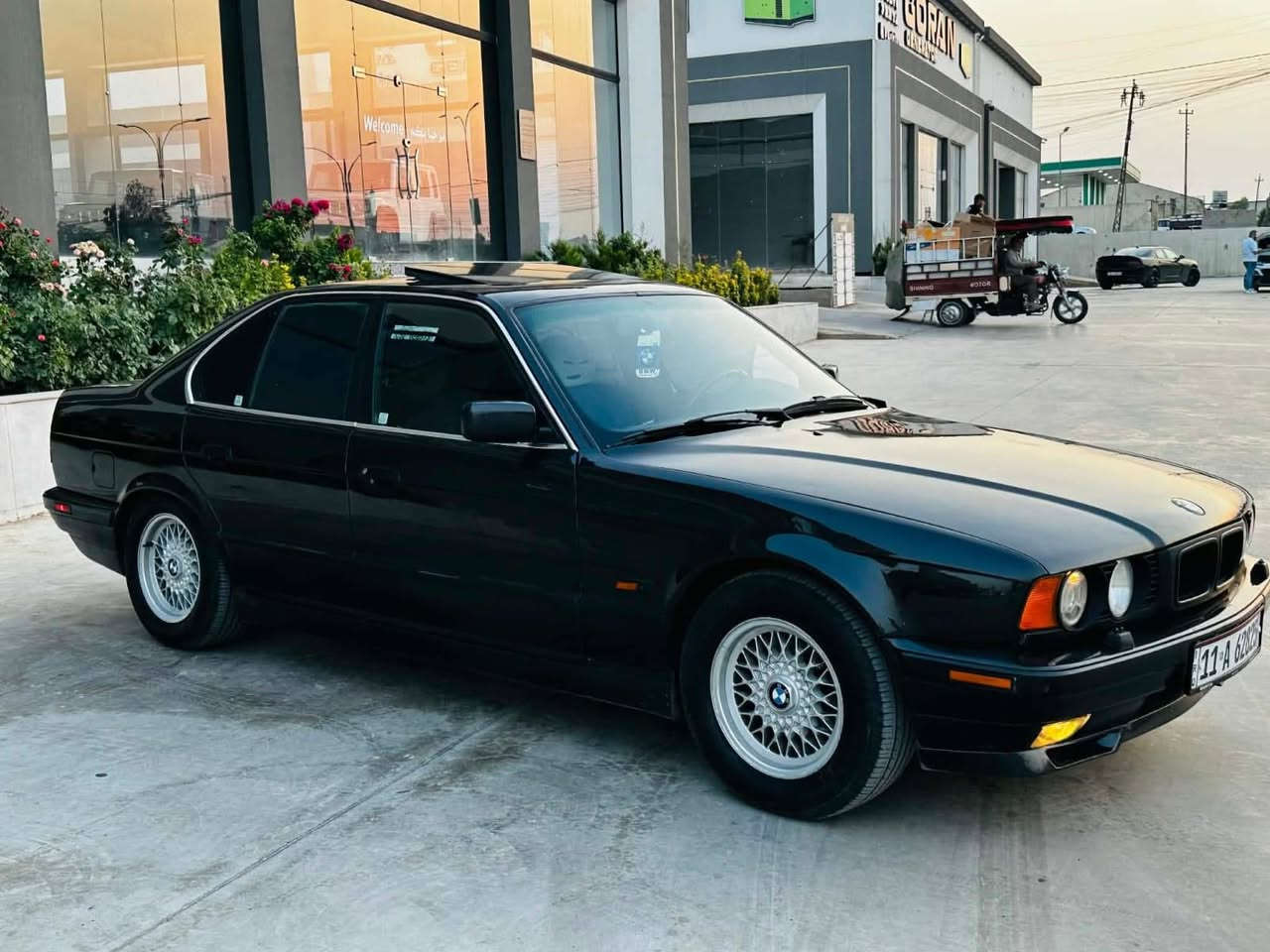 السلام عليكم بي ام 530 اصل وفصل V8
بي ام 530 بدون ضرر جاكوج مابيها دبل جكمجه 

دبل ايرباك موديل 92 محدث 95 تبريد ثلج تدفئه 

ماشيه 300 الف حقيقي شرط الفحص شرط 

المحرك مامفتوح بي برقي واحد وشرط كير اكسن 

صدر طخم تاير كلو جديد سياره مال جنايه 

***********.
