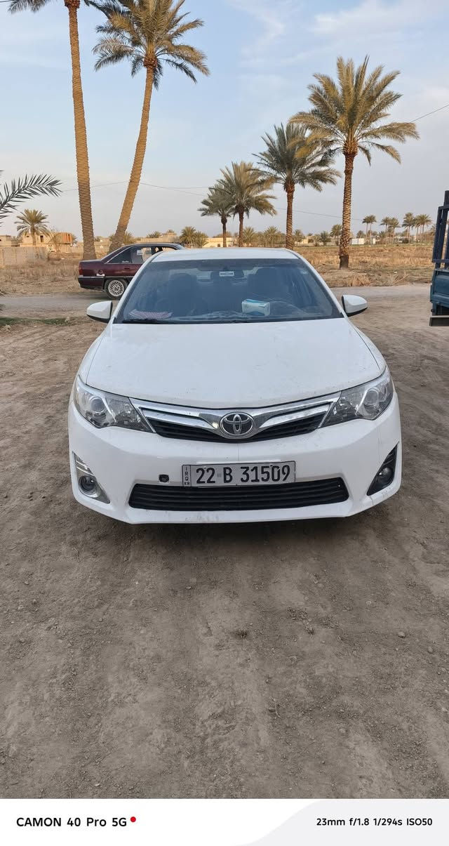 السلام عليكم
كامري للبيع 2012 مكينه جديده كير كفاله بيها قطعه وحده صبغ 
تواصل ***********
