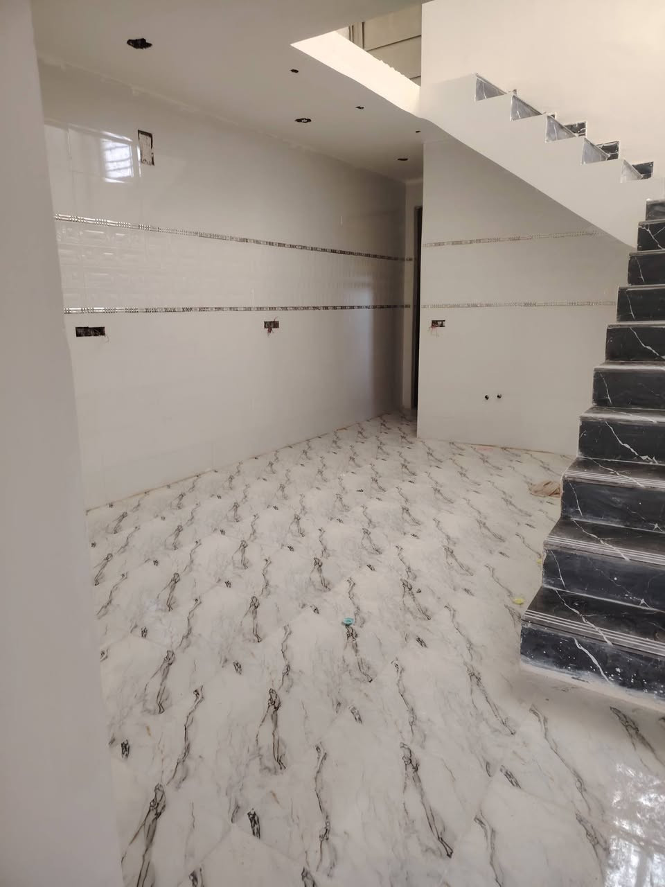 مشتمل للبيع عله ساحه يرهم مبادره ***********
