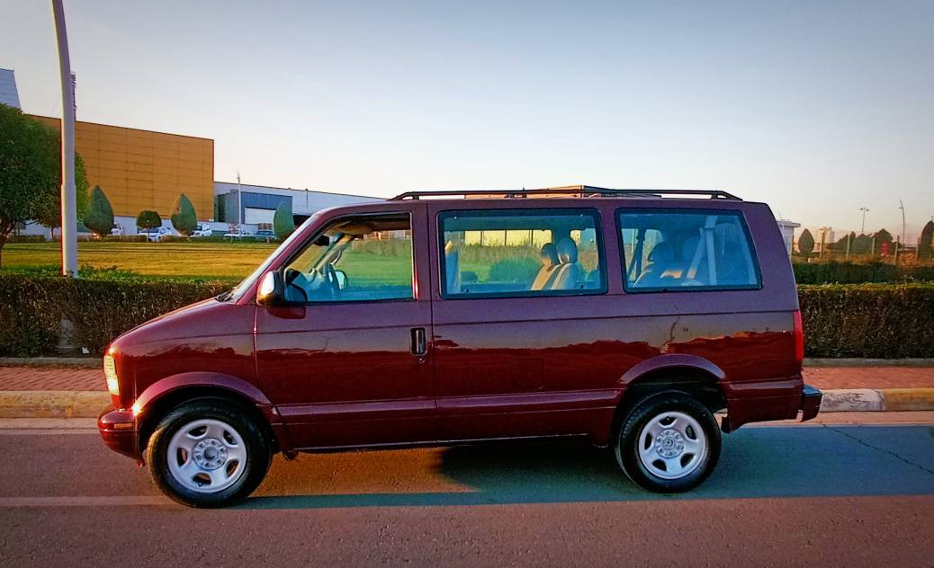 سەرەتا بە ناوی خوا 
GMC Safari 2005 
مەکینە [ 4200 ]ی 6 بستۆن 
گێر ئۆتۆماتیک گێڕ سوکان 
3 ڕیز کوشن 
زینۆن 
جام کارەبا 
ئاوێنە هیتەر
چەمچەم
گەرمی و تەبرید بەشەرت
کارەبایی هەمووی مەزبوتە
پێش و دوای تازە داگیراوە بێ تەقە و ڕەقە 
چوار تایەی تازەی لە ژێرایە کامل مەسرەف کراوە نوقسانی نییە تازە سێرڤز کراوە بە شەرت

ڕەقم سلێمانییە سەنەوی تا 29 تازەیە 
هەزەی تازەیە 

***********
***********
بۆ زانیاری زیاتر پەیوەندی بکە السليمانية, العراق
