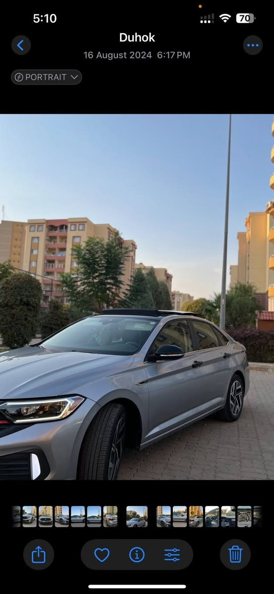 Volkswagen jetta sel premium 2022
جيتا موديل ٢٠٢٢ sel فول مواصفات ١/١ 
ماشية؛26000 mile
(بيها  جملوغ ربع بولندو  ربع قباغ صندوغ صبغ بدون دواخل و بدون ايرباك ) 
سيارة مرقم جاهز رقم و سنوية جديد 
مكان سيارة : دهوك 
سعر : 185ورقة و مجال 
                          3VWGM7BU4NM026307
رقم موبايل : ***********
