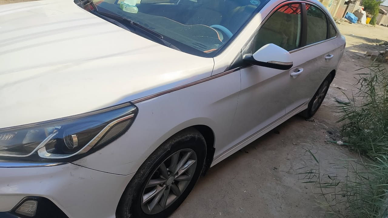 سوناته خليجي موديل 19 بسم شركه وكاله اوتحويل بل لعجبك بيه صبغ جاملغ الخلفي بدون ضرر داخلي مكينه وكير مكفولات شرط ماشيه 161 حقيقي بل ميه وعشرين يدك جرص سعره 150 وبيه مجال بسيط كلش شراي يتصل على الرقم ***********
