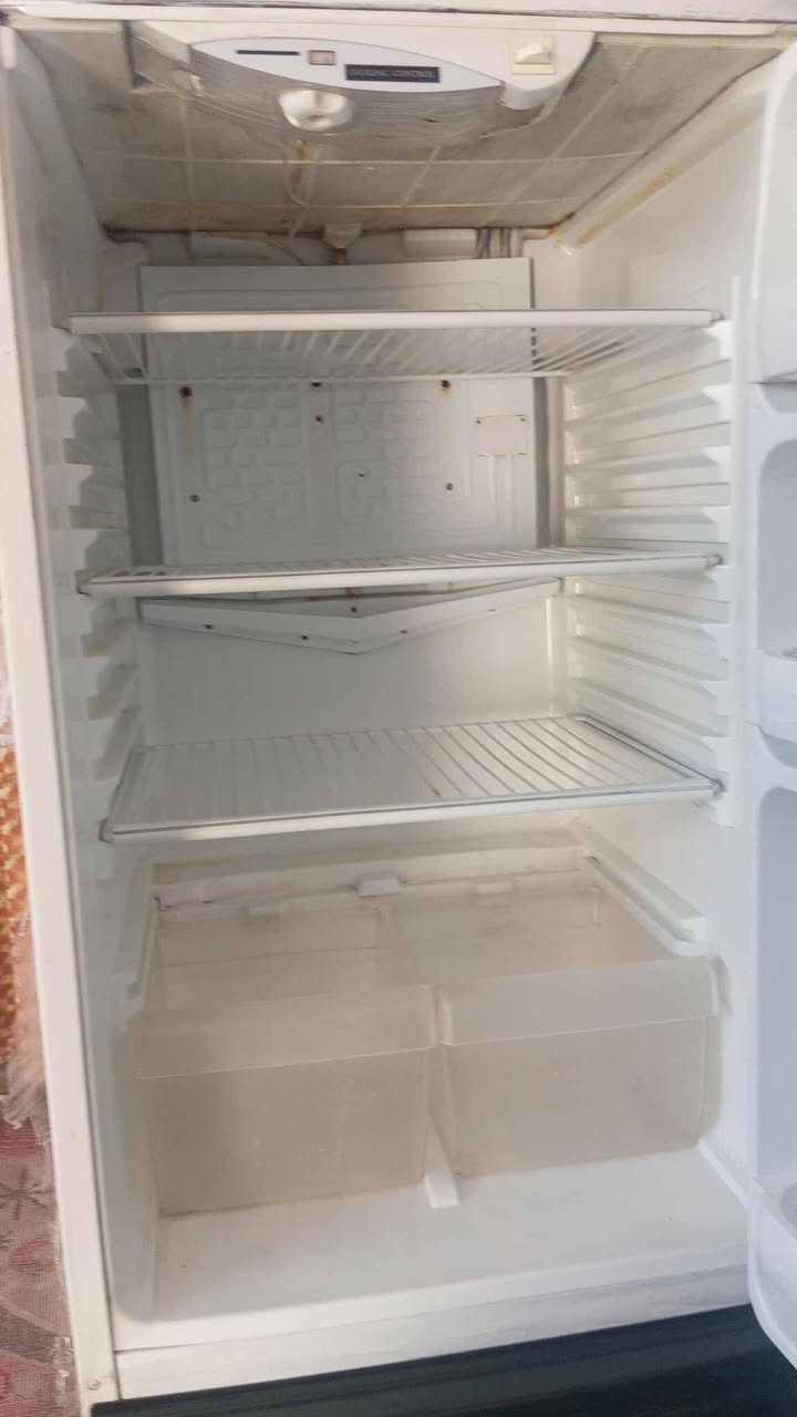 ثلاجة كونكورد باله شغاله ضمان تجميد وتبريد ما بيها خياس للبيع
عنواني البصرة الحيانية
السعر 225وبيها مجال
اكو خدمة توصيل


**إذا كنت صاحب هذا الإعلان وتريد حذفه لأي سبب، رجاءا أرسل رسالة إلى الدعم الفني**