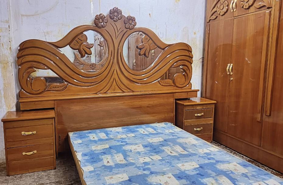 غرفة 6ابواب ملحق صاج داخل وخارج مستعملة كاملة ***********
