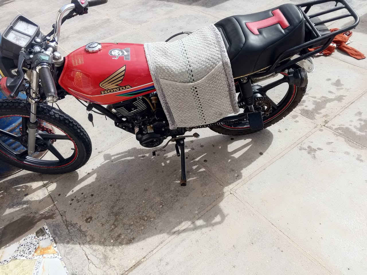 دراجه سافانا موديل 23 مكان الشوملي السعر 450 وبيها مجال
***********
