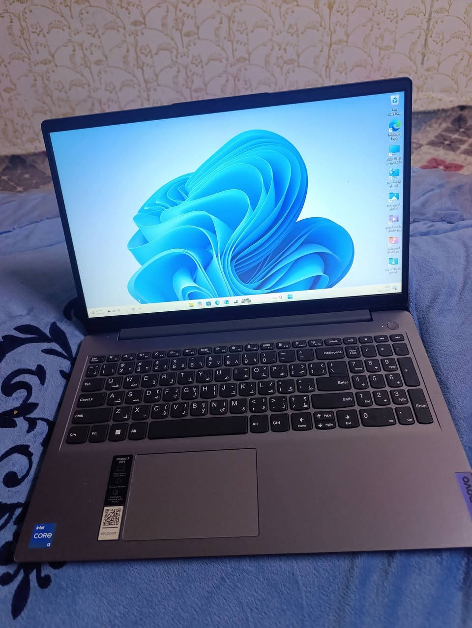 لابتوب للبيع 
Lenovo مستخدم شي قليل
المعلومات داخل الصور شوف بعينك 
السعر 325 الف دينار وبيه مجال بسيط 
***********
