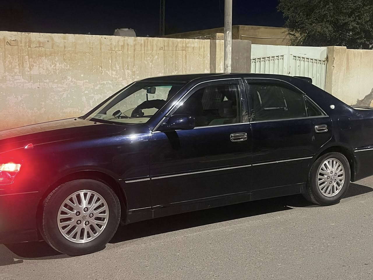 يا اللّٰه سلام عليكم تيوتا كراون موديل2001 السياره خير من اللّٰه تبريد تدفئه تخم تاير جديد السياره دكمتين2 فول vip
السياره
مابيها لاا كصه يعني فولل أصوليه تحويلتها وار العيد بسبب العطله مكينه وكير كفاله برغي ما مفتوحVvti بيها حادثها جاملغ امامي ما واصل لشواصي ضربه بصيطه وعندك المروحه بيها رجفه يرادلها تبديل بس الباقي كفاله السعر 120 وبيها مجال لطيبين. المكان كربلاء الحسينية العطيشي. رقم الهاتف. ***********
