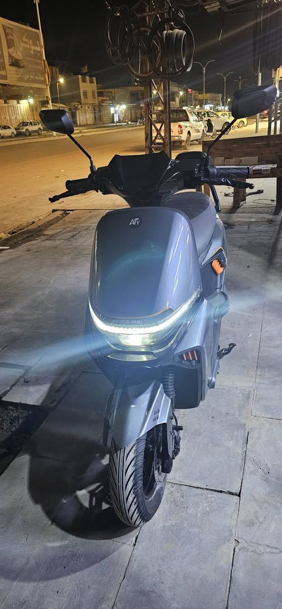 دراجة شحن للبيع استعمال شهر واحد 6 بطاريات للتواصل ***********
