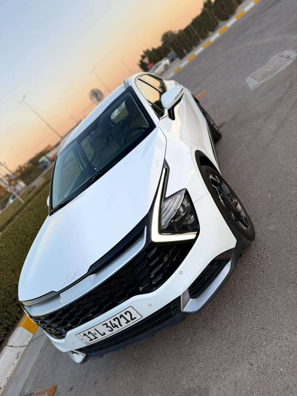 السلام عليكم.. KiA كيا سبورتج للبيع
موديل2024 خليجي
مكفوله كفاله عامه ماشيه30الف رقم بغداد انكليزي الدولي تحويل مباشر.. السعر ب237 وبيهه مجال جدا بسيط فقط للبيع بدون مراوس.. مكاني بغداد الكرخ حي التراث قرب تقاطع درويش ***********
