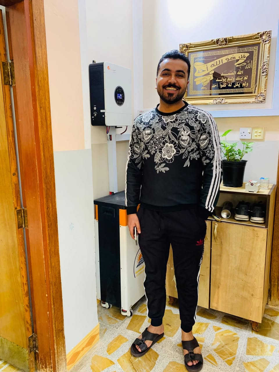 الحمد لله تمكنت شركة زحل للطاقة الشمسية من تنصيب 12 منظومة بتاريخ 25 كانون الاول 2025
بمختلف محافظات عراقنا الحبيب ويعد هذا الاقبال للطاقة الشمسية من قبل المواطنين لنجاح مشروع الطاقة اغتنم الفرصة ووفر اموالك واستمتع بكهرباء مستقرة وعليه تواصل مع موظفينا من خلال الاتصال بالارقام التالية 
***********  مبيعات
*********** مبيعات
#زحل نحوا المستقبل
