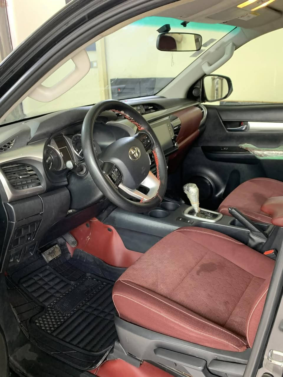 سلام عليكم عندي سياره البيع لوحش السود موديل 2022 سياره سعودي فول موصفات فورويل ماشيه 30 ألف تحويل مباشر رقم بغداد دولي سياره مكفول كفاله عامه سبير مانازل سياره جديده وحلوه عنوان بغداد ولشراي يتصل على رقم ***********
