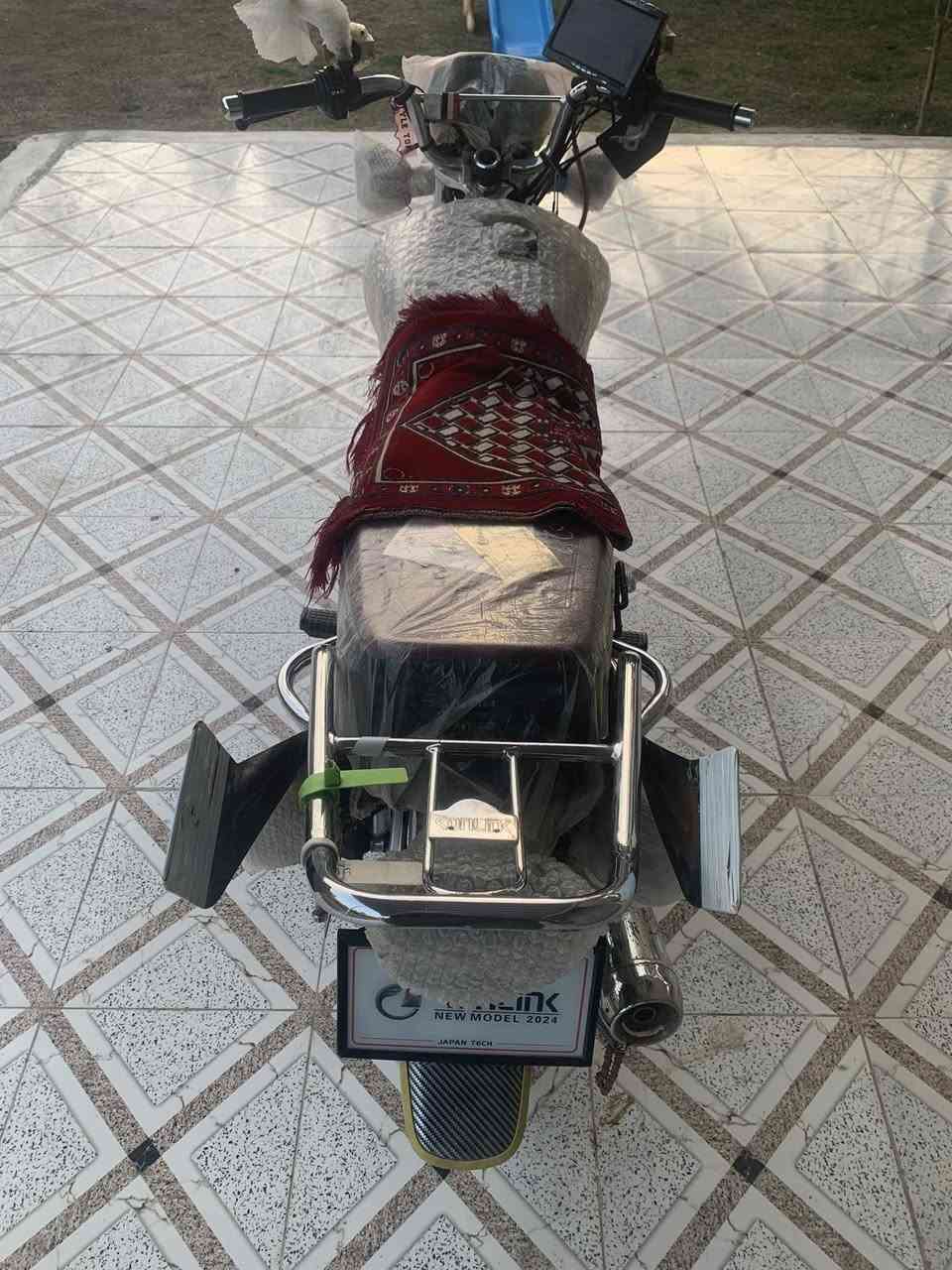 سلام عليكم دراجه للبيع تايكر ٢٠٢٣ اوراق اصولي داخله ب ٢٤ محرك مكفول كهربائية كله شغاله المكان واسط الزبيديه الرقم ***********
