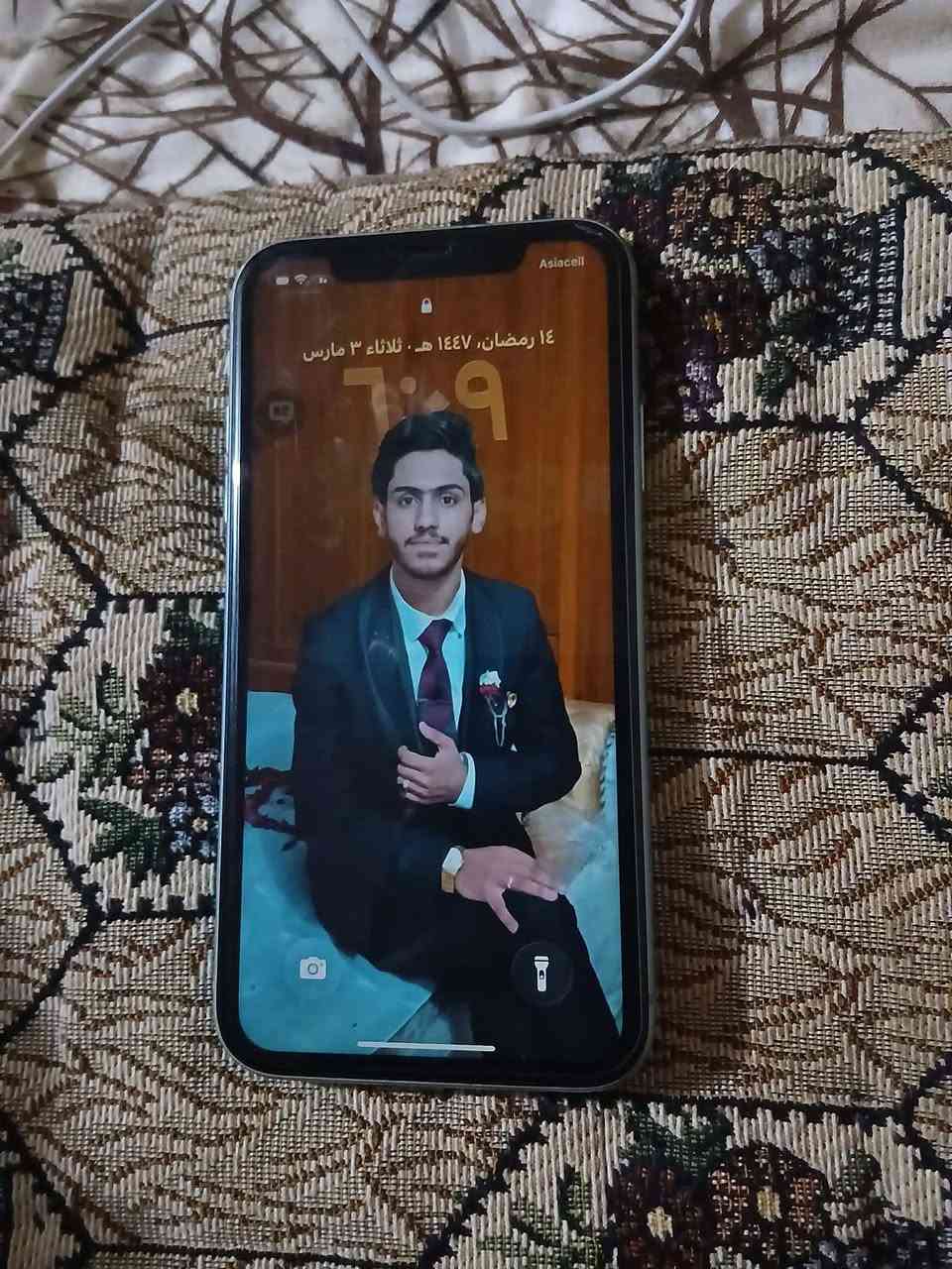 ‏iPhone 11 عادي جهاز شرط ما يعبر هوا
***********
‏مكاني مواصل جانب الأيمن
