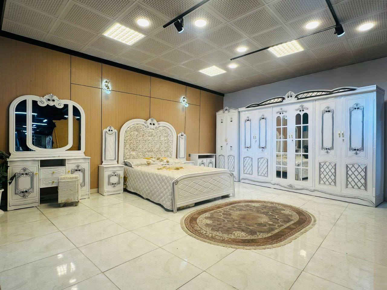 السعر ( مليون ) فقط😍

غرف نجاره عراقيه 💯💯

تتكون من ١٠ قطع 

عرض الكنتور٣مترات و٢٠سم

ارتفاع الكنتور مترين و٤٥سم

السرير بلوك ٦ ارجل

طول السرير 200 سم 

عرض السرير 160 سم 

الضهر شد براغي

الزاويه بارتفاع الكنتور 

الشازلون والطابوريه 75 الف 

الدوشك 150 الف  ضمان ٥ سنوات


**إذا كنت صاحب هذا الإعلان وتريد حذفه لأي سبب، رجاءا أرسل رسالة إلى الدعم الفني**