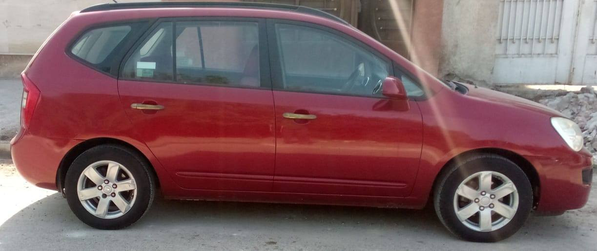 السلام عليكم سيارة كيا روندو موديل 2008 وارد امريكي
ستة سلندر مكينة وكير مكفول حادثها جاملغ خلفي 
تبريد عاطل 
السنوية بأسمي مجددة 2030
السعر 110 $
ملاحظة مكلف بالنشر 
للاستفسار رقم صحاب السيارة ***********
