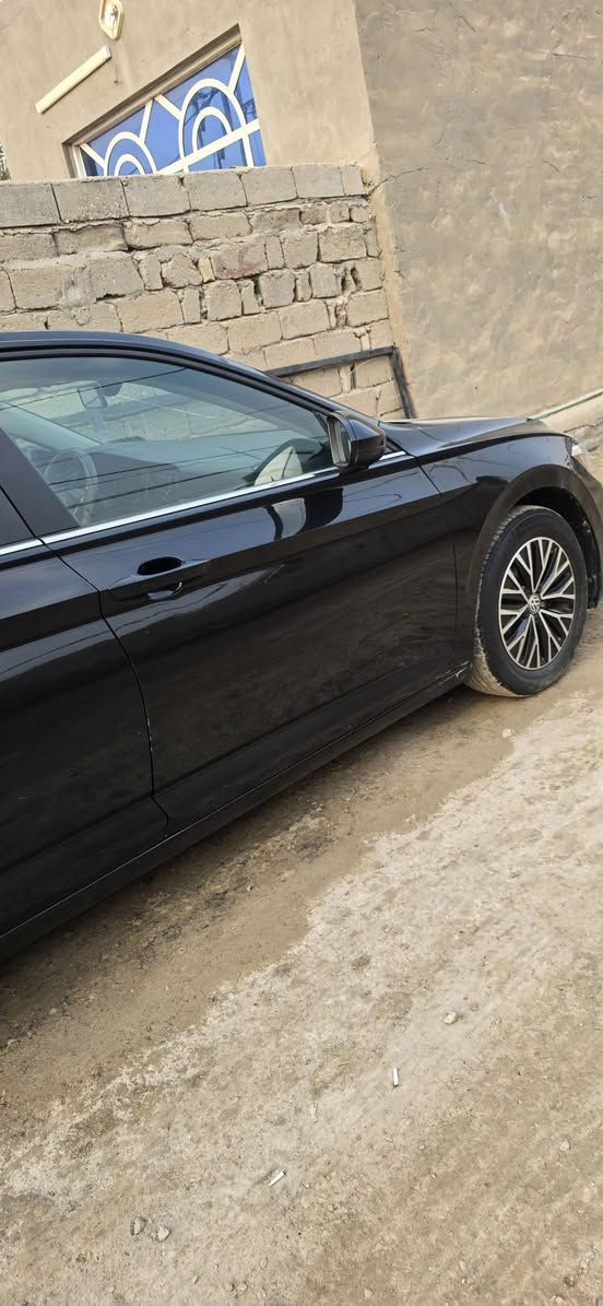 السلام عليكم
فولكس واكن جيتا 2019 رقم بغداد انكليزي بأسمي حادثه بالصور ماشيه ١٨٩ مكينه ١٨٠٠تيربو فول مواصفات بصمه تشغيل بنوراما تحكمات ستيرن شاشه حساسات كشنات جلد مكينه وكير وحداديه كفاله وتبريد ثلج  السعر ١٣٥ وبيه مجال 
مكاني الديوانيه قضاء عفك  
***********
