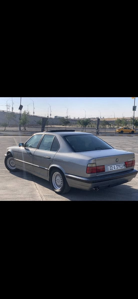 سەلامووعليک
برایان بەس فرۆشتنە bmw 525
مۆدیل 1991
ئۆتۆ ماتیک
سڵایت 
تەبرید
 سێ پەردە 
 قفڵ مەرکەزی جام کارەبا 
کارەبایی گیانی هەمووی بەشەرت 
بەس کوشن جلد نیە 
هیچ لێدراوی نیە دەعامی بۆ دەعامی بە شەرت 
بەس بۆ جوانی بۆیاخ کراوەتەوە 
ویل حەسیریەو چوار تایەی تازەی بۆ بەسراوە 
گێڕوو مەکینەی بەشەرت ترای بەغدای پێبکە 
‎ڕەقەمی تازەیە بەس سەنەوی بەسەر چووە وەکالەی بەناوی خۆمانەوەیە ، دەفتەری بەنزینی خۆی لەگەڵە . 
سعری 72مەجالێکی کەموو برایانە 
شوێن :کەرکوک 
***********
***********
