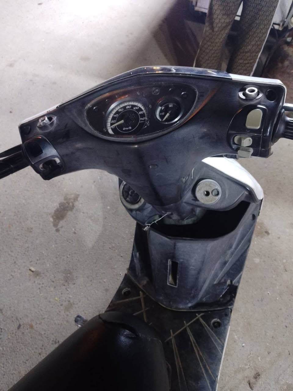 السلام عليكم دراجه كامله مابيه كل نقص كهربائيات كلهه شغاله خير من الله


**إذا كنت صاحب هذا الإعلان وتريد حذفه لأي سبب، رجاءا أرسل رسالة إلى الدعم الفني**