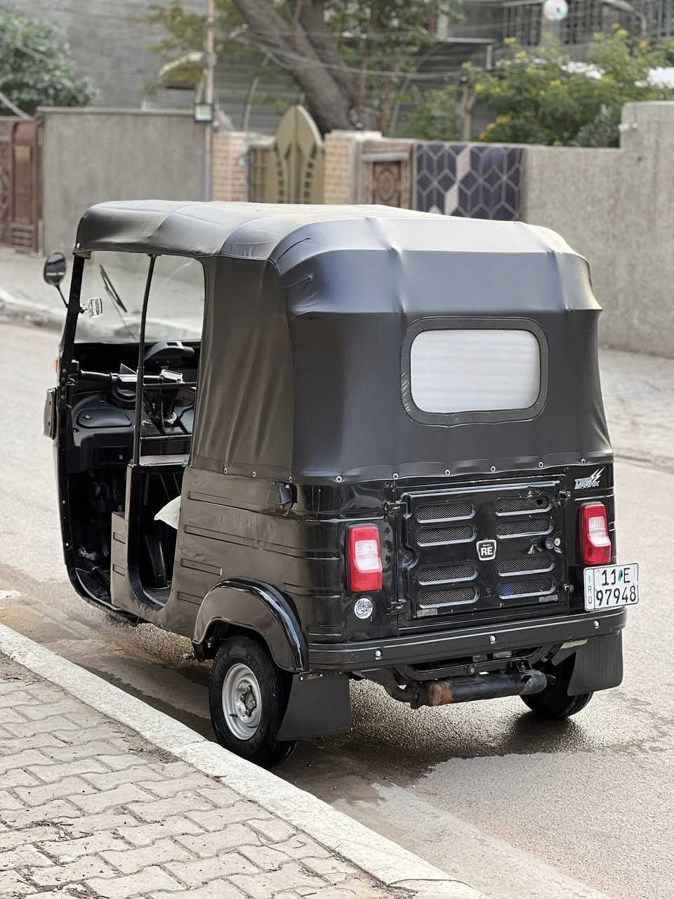 السلام عليكم تكتك موديل 20 شهر الـ 12 تكتك جاهزه من كلشي دبلات ولويات وقمجيات وكلجات كله اصلي وجديد تكتك معمره بس دوس مكاني بغداد الجديده قرب جبار ابو الشربت  الرقم ***********
