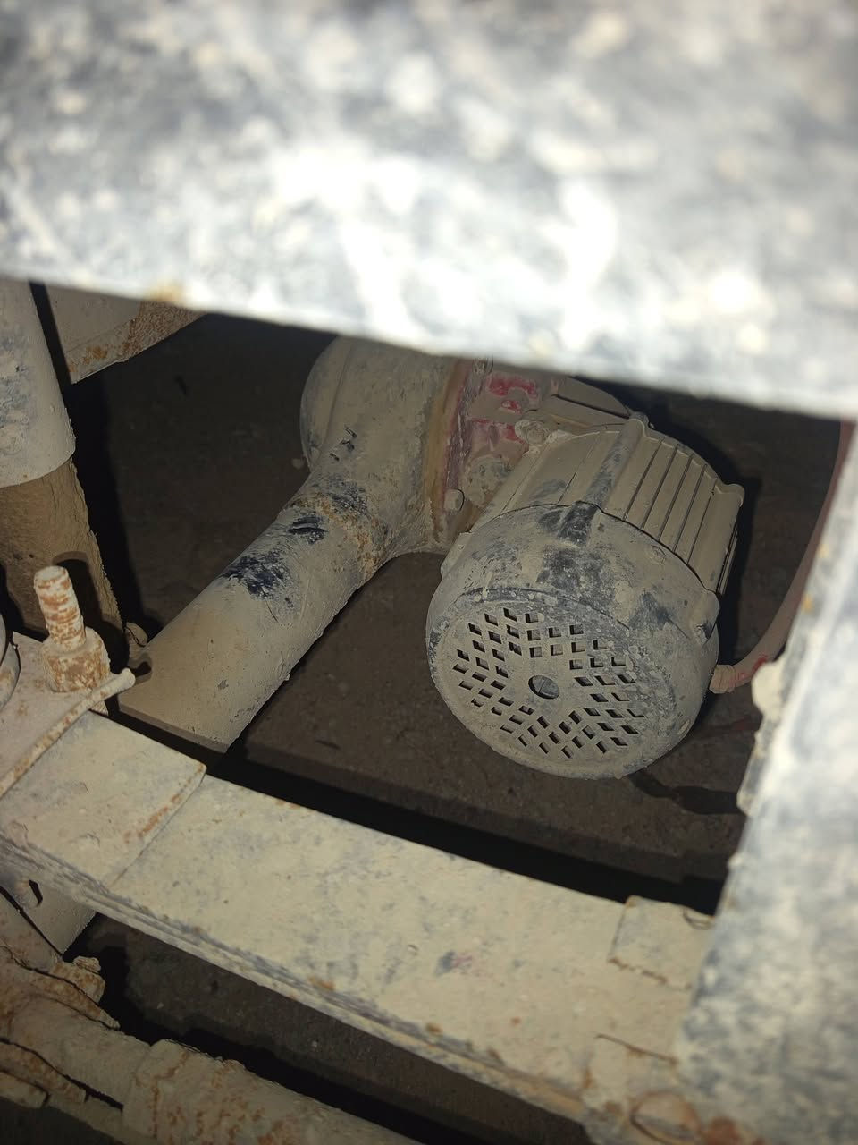 السلام عليكم 
ستوته محوره من البنزين الى الشحن شغل مضبوط للبدي وغراض شحن خاص من الصين جبتهن الاكسل يتحمل طن ونص نقص بس بطاريات  ستوته نظيفه بس متروكه صار شهرين تقريبا سعره ٥٥٠ الف العنوان بغداد سبع البور واليريد تفصيخ ابيعله


**إذا كنت صاحب هذا الإعلان وتريد حذفه لأي سبب، رجاءا أرسل رسالة إلى الدعم الفني**