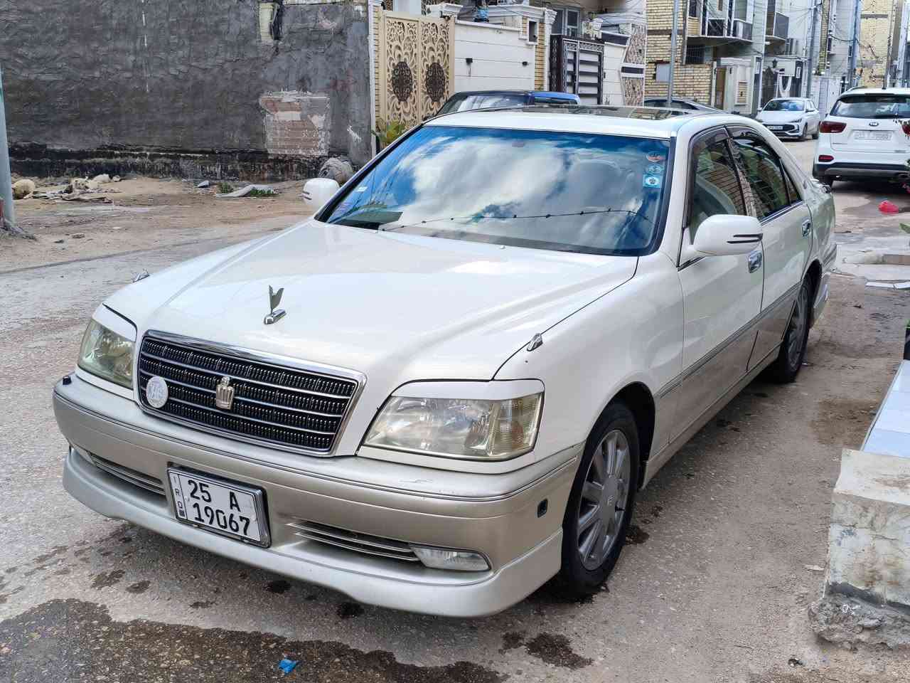 السلام عليكم 
ملكة 2003 فول مواصفات للبيع او المراوس 
اصولي مداور رقم كركوك دولي 
لؤلؤي محجل 
اصل كرستال 
ديفور D4 الكبير 
4 دكم
فتحه
 تحكم ستيرن 
عدادات دبل شاشة 
مرايات ام السيوف شفط و كهرباء و اشاره و ترحيب
شاشه و كامرة 
ستيرن كهرباء 
بردة كهرباء 
كراسي امامي و خلفي كهرباء 
تبريد قطعتين امامي خلفي سبلت
ثلاجه 
اريل امامي +اريل خلفي 
لايز زنون عالي ناصي +بلجكتر زنون 
ويل نجمه نفطي 
تحوير نجف فوك و جوه و دشبول 
سبايدر جنطه 
تخم تاير جديد+باتري جديد
كراسي جلد (دوشمة النواب) اخو البلادي+ارضيه جلد درجه اولى
قطعتين صبغ جامغ امامي و خلفي جهة السايق اثر طخه بسيطه  
🔴كفاله شاصي تكمه لغد گصه 🔴
جام 4 اوتو و حساس 
العنوان كربلاء 
للاستفسار اتصل او واتساب:-
***********
***********
السعر 150$
