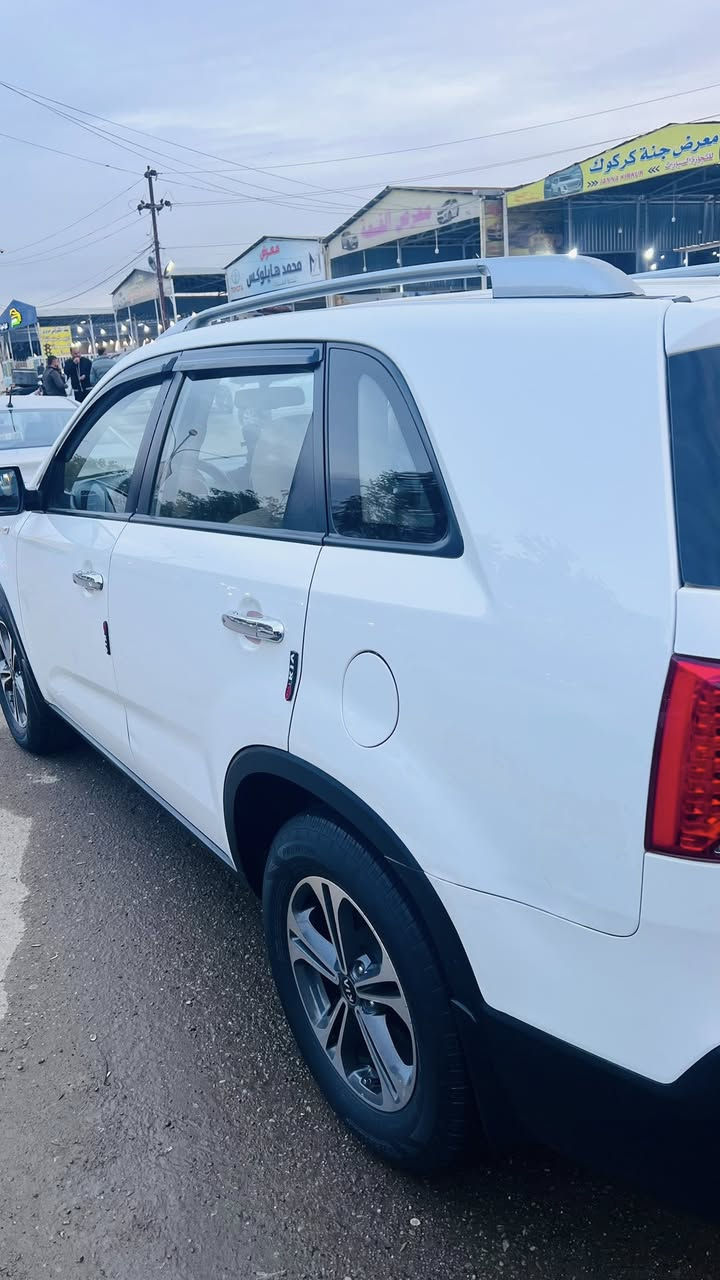 سلام عليكم للبيع كيا سورنتو 
موديل 2011 كلين بدون صبغ 
فقط بي رصعات يم الهلال كير ومحرك بشرط لاصرف لابخار 
محرك مفتوح بشرط 
هزه فحص سنويه كله جديد 
رقم سليمانيه 
سعر 145 وبي مجال مكان وصاحب السيارة بكركوك للاستفسار من صاحب السيارة الاتصال عالرقم ***********
