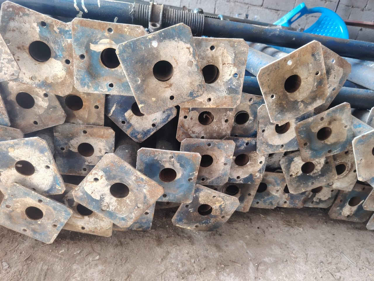 جكات للبيع 3 شغلات سن خشن بسعر مناسب عدد 500 مكاني بابل لاستفسار الاتصال ***********
