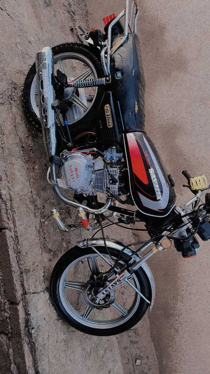 سيفان للبيع موديل 20اوراق كامله نضافه خير من الله المكان ديالى الخالص السعر 450وبي مجال رقم الهاتف ***********  آسيا ***********
