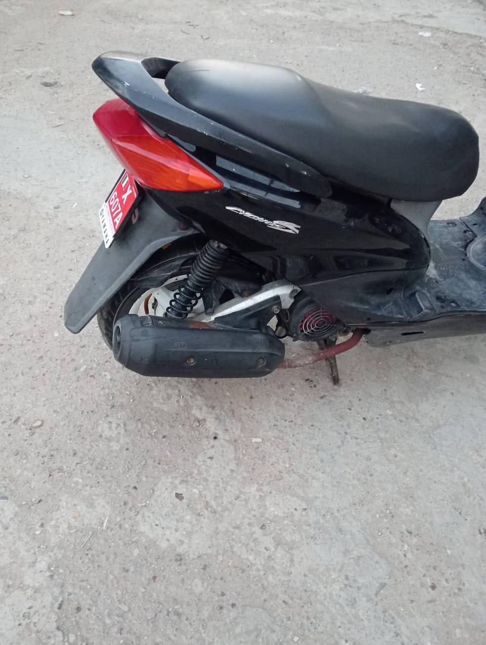 سلام عليكم دراجه سكنس نثيه للبيع الدراجه كامله مكفوله من مكينه وشلعه ومعدل نضيفه السعر 500وبيه مجال شي قليل المكان بغداد مدينة الصدر التواصل هنا مابي واتساب***********
