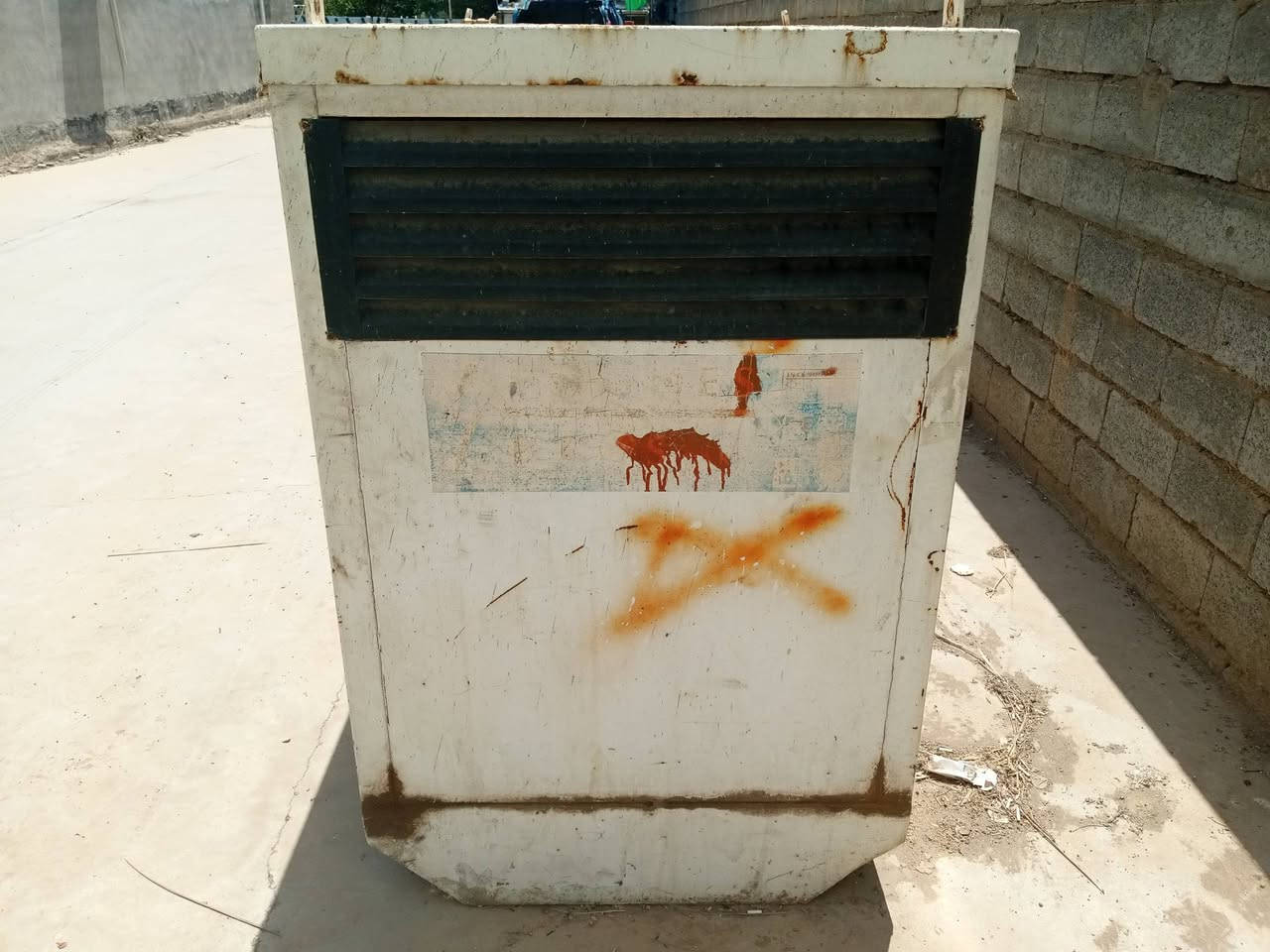 بيركنز انكليزي 
3 بستم 
28 KV
 شاشه برودكشن لبيع لتواصل على الرقم *********** السعر 20 ورقة وبي مجال بسيط
