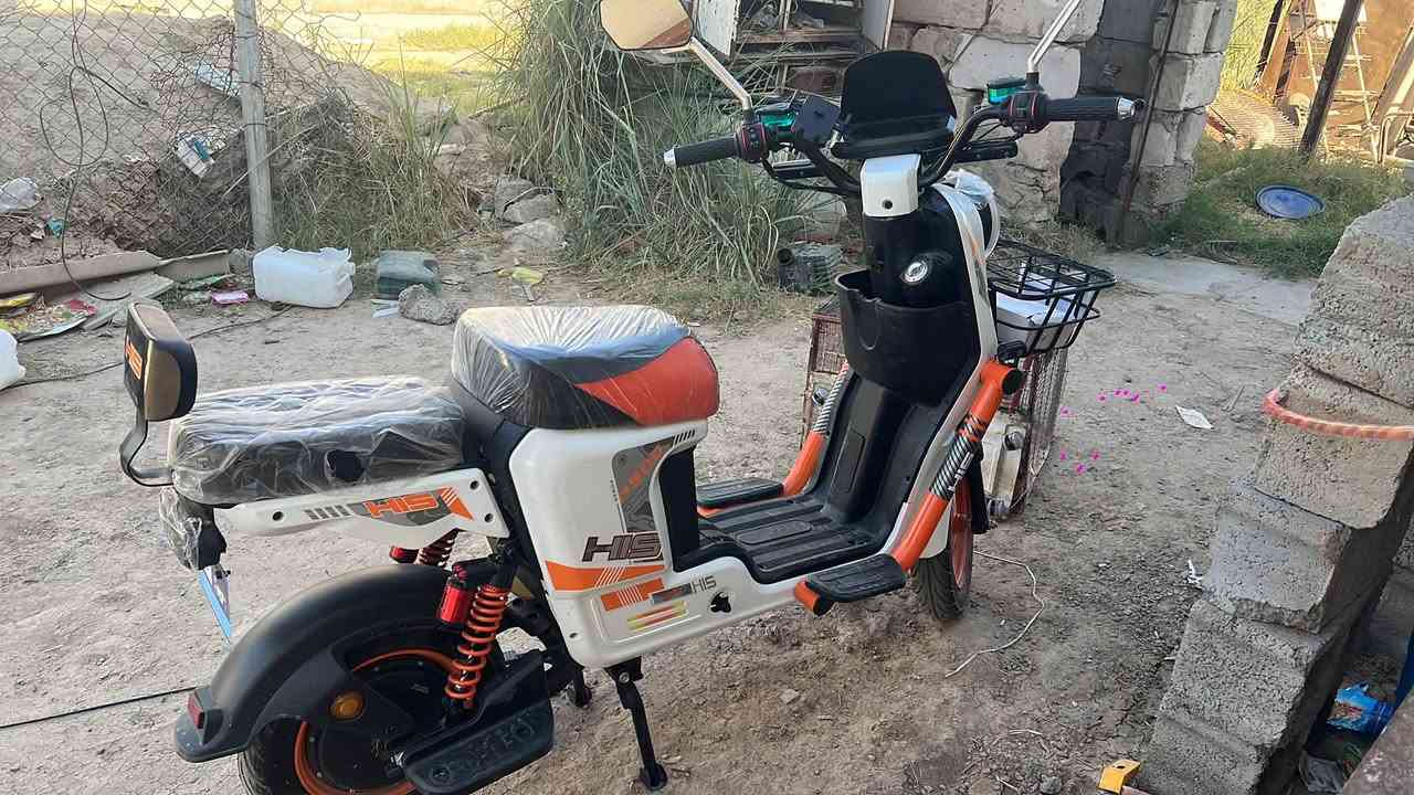 السلام عليكم دراجه شحن H900جديده 4نمر نضام Rملف2000خير من الله بيها سوجين وبصمات 2ونضام كرتات 2 سرعه70 حقيقي 5بطاريات السعر خاص لتواصل 
لتواصل واتساب ***********
