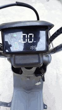 سلام عليكم
دراجة شحن korea mr غنيه عن التعريف موديل 2025
1دراجه ام صندوق 
2السرعه 85 
3تشغيل سويج
4تشغيل عن بعد بصمه 
5تشغيل كرت 

كدامكم بصور نضيفه استخدام قليل كلش مشموره بلبيت 
استخدام قريب ال 3 اشهر
السعر 300 مجال حك الجيه 
العنوان كريعات قرب العيادة الشعبيه 
العنوان الثاني الفضل ساحة الزبيدة
للتواصل اتصال او واتساب 
***********
