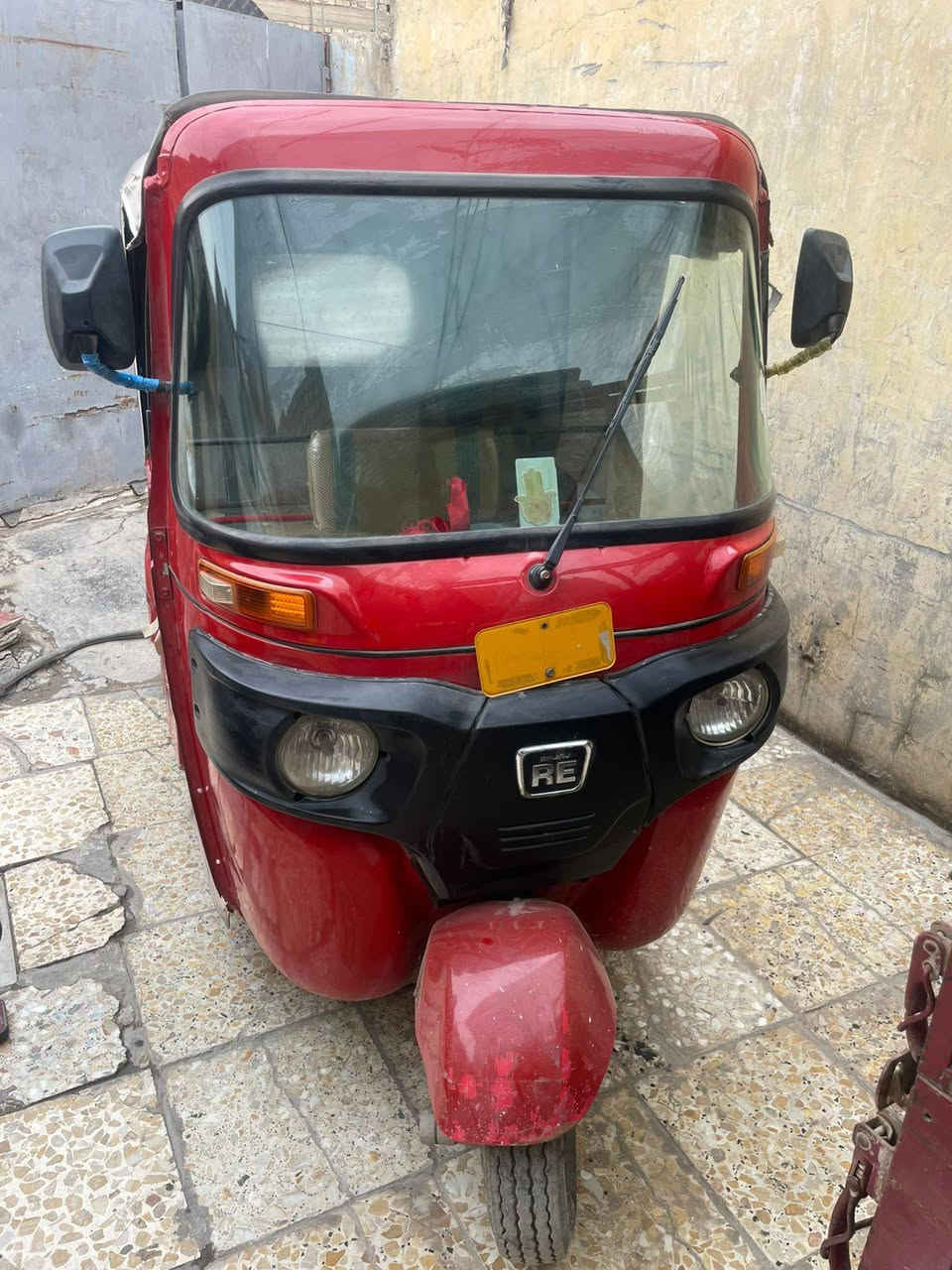 📣 تكتك للبيع - بغداد / المعامل 📣
​التكتك نظيفة جداً وجاهزة للشغل:
​الموديل: 2018 (نزلت للشارع بالـ 2019).
​الأوراق: أصولية 100% (الأوراق عليّ والقشر عليك).
​الضمان: أتحمل كافة المسؤولية (كفالة سرقة أو أي إشكال عشائري).
​السعر:
💰 3 ملايين و400 ألف دينار (قفل).
​المكان: بغداد - المعامل
***********
