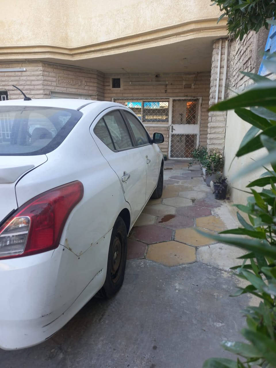 السلام عليكم نيسان سني الهندي موديل 2017 السيارة بيها ملاحظات بسيطة  ***********
