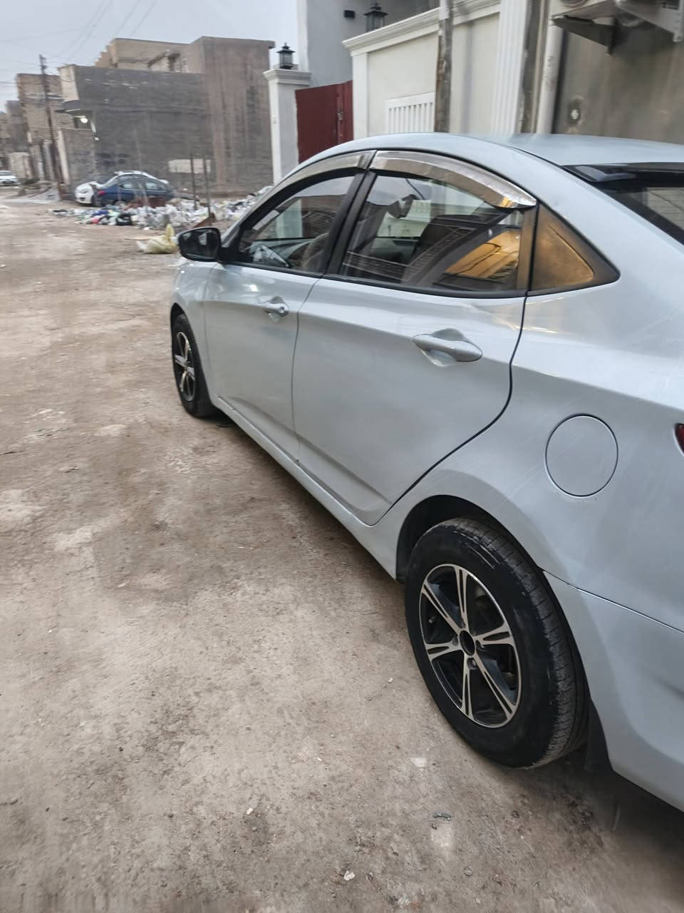 اكسنت 2016 رقم بصرة بيها صفحه كلير وصفحة صبغ وبنيد بدون تبديل بدون دواخل سيارة بيها صفنه بلبك فحصتها طلع سلكتر مكينه 1400 كلشي شغال بيها مكانها بغداد سعرها 68 وهذا رقمي ***********
