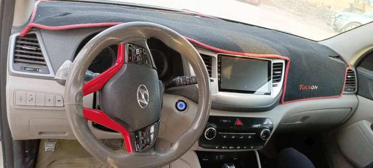 سلام عليكم
توسان 16 فول مواصفات 
بصمه تحكمات جلد جنطه كهرباء 
رقم بغداد تحويل ثاني يوم 
بيهه قبق الجنطه صبغ فقط  الباقي كفاله عامه من الصبغ 
قطعتين تبريد 
السعر 122 وبيهه مجال 
رقم للتواصل 
***********
