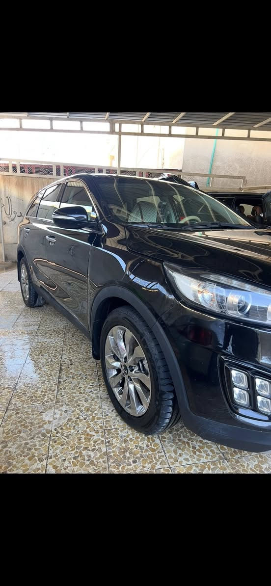 سلام عليكم سورنتو مديل ١٨ وارد امريكي سياره جاهزه من كلشي حداد تخم تاير اي نقص مابيها حادثها مرفقه بالمنشور رقم التلفون ***********
