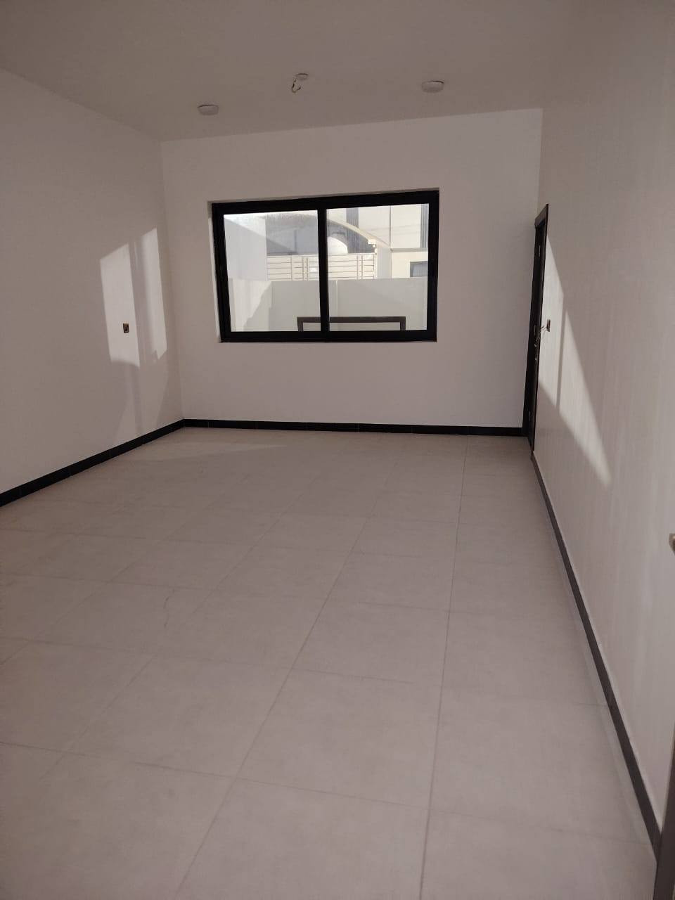 بيت للبيع في مجمع النخيل غير مسكون 
طابق واحد غرفتين نوم واستقبال وصالة ومطبخ وصحيات وكراج سياره
رقم البلوك ٢٩
المساحه ٢٠٠ متر
السعر ١٩٠  مليون مع المجال
علما أن البيت على المصرف العقاري ومبلغ القرص ٨٥ مليون من ضمن سعر البيع  
الاستفسار الاتصال على الارقام التاليه
***********
***********
او زيارة مكتبنا على العنوان التالي 
الشارع الفاصل بين الإسكان والاشتراكي مقابل دكتور منتظر الخرسان 
مكتب حسين السياب
https://www.facebook.com/profile.php?id=100064145764847&mibextid=ZbWKwL
#مجمع #النخيل
#النداء
#المصرف #العقاري
#عقارات #للبيع
#مجمعات
