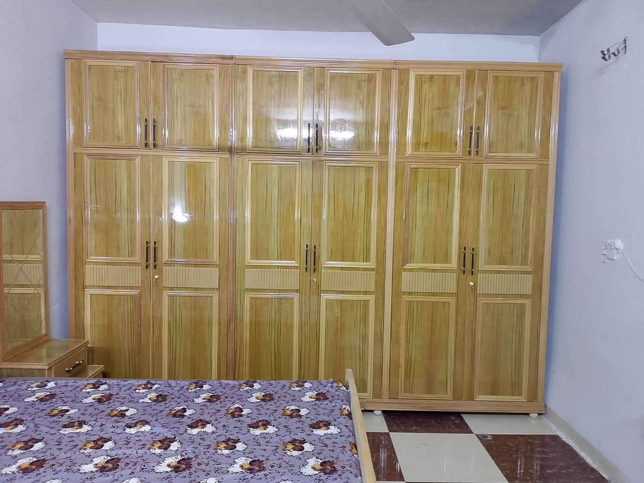 #قسط_غرفتك_براحتك
✔️ ويانا مدة التقسيط سنة و نص بدون مقدمة
✔️ لحاملي ماستر كارد الرافدين من الموظفين و المنتسبين و المتقاعدين وحتى الوريث مشمول عدنا
✔️ يوجد فصال حسب الطلب
✔️ يمكنكم استبدال غرفكم القديمة بغرفة جديدة وتقسيط الفرق
✔️ غرف نوم باحدث الموديلات من خشب الصاج
📌العنوان : الموصل / الجانب الأيمن / الصناعة القديمة / اليابسات 
📱اسياسيل : *********** (يوجد واتساب)
📱 كورك : ***********(يوجد واتساب)
