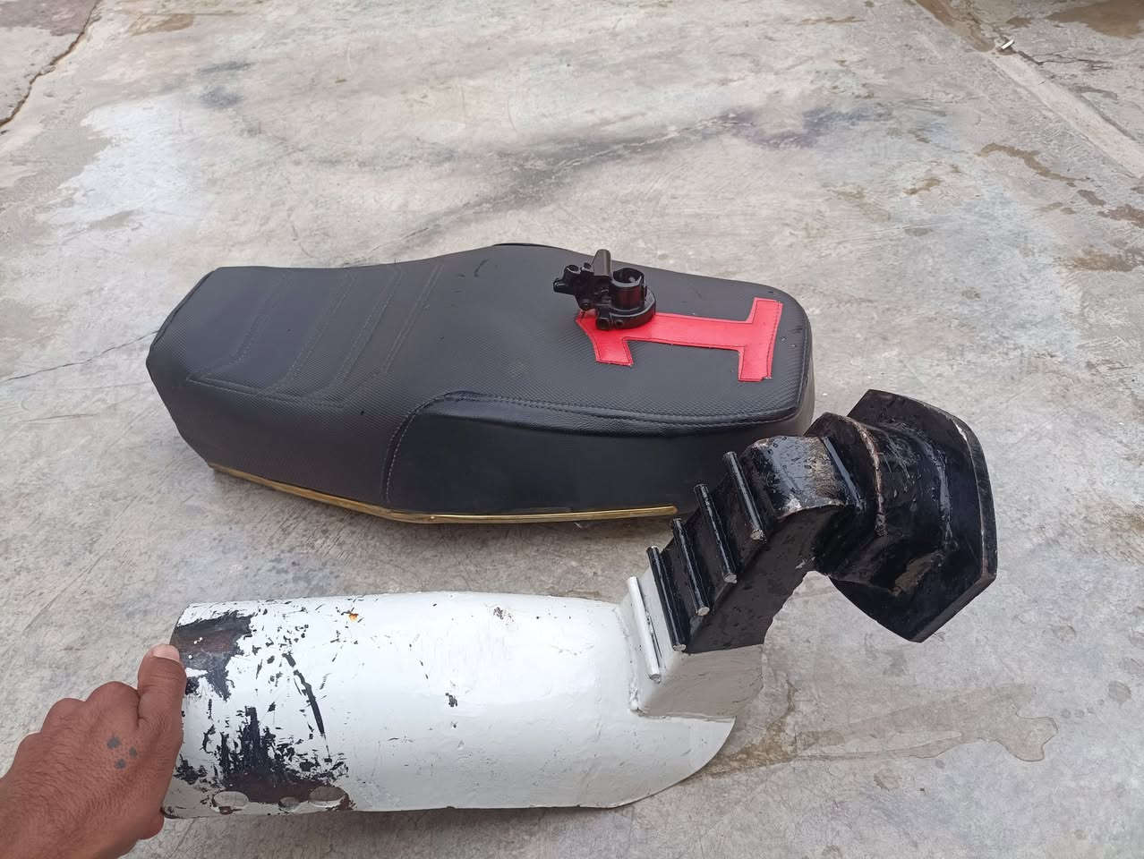 ئەم کۆشنە و باشکویا تەک دەسەی بەنزین بو فروشتنە هەموی 25 هەزار قفڵ 🔒


**إذا كنت صاحب هذا الإعلان وتريد حذفه لأي سبب، رجاءا أرسل رسالة إلى الدعم الفني**