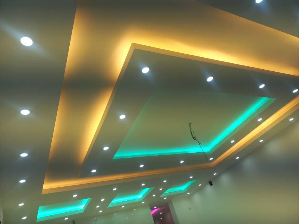 خدمات ديكور احترافية مع فريق عمل ذي خبرة واسعة. سيراميك، جبس، دهان ***********
