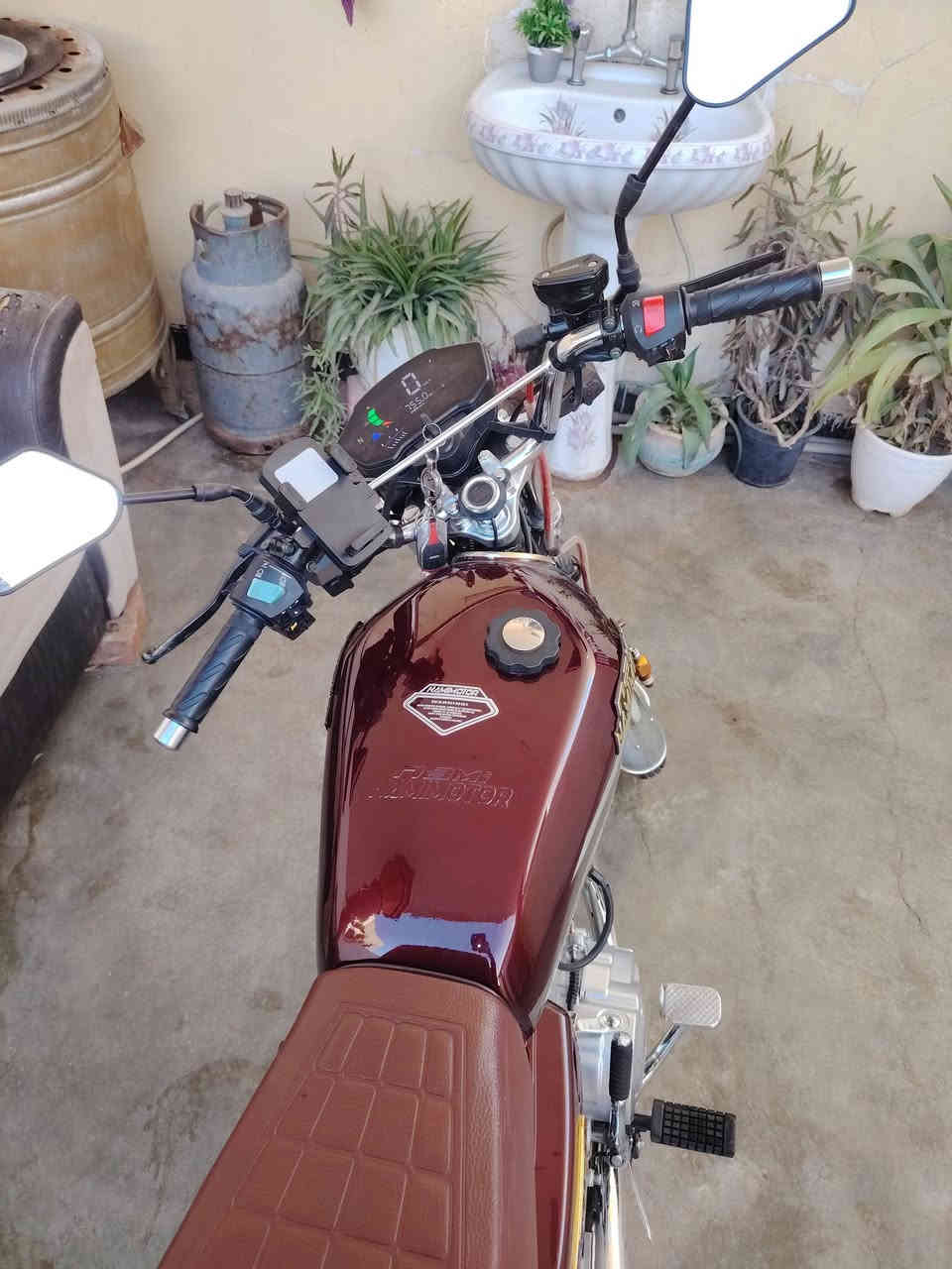 25البيع بعده جديد تاير شركه بي منفيسه كلشي شراي يتصل ***********سعره 825وبي مجال
